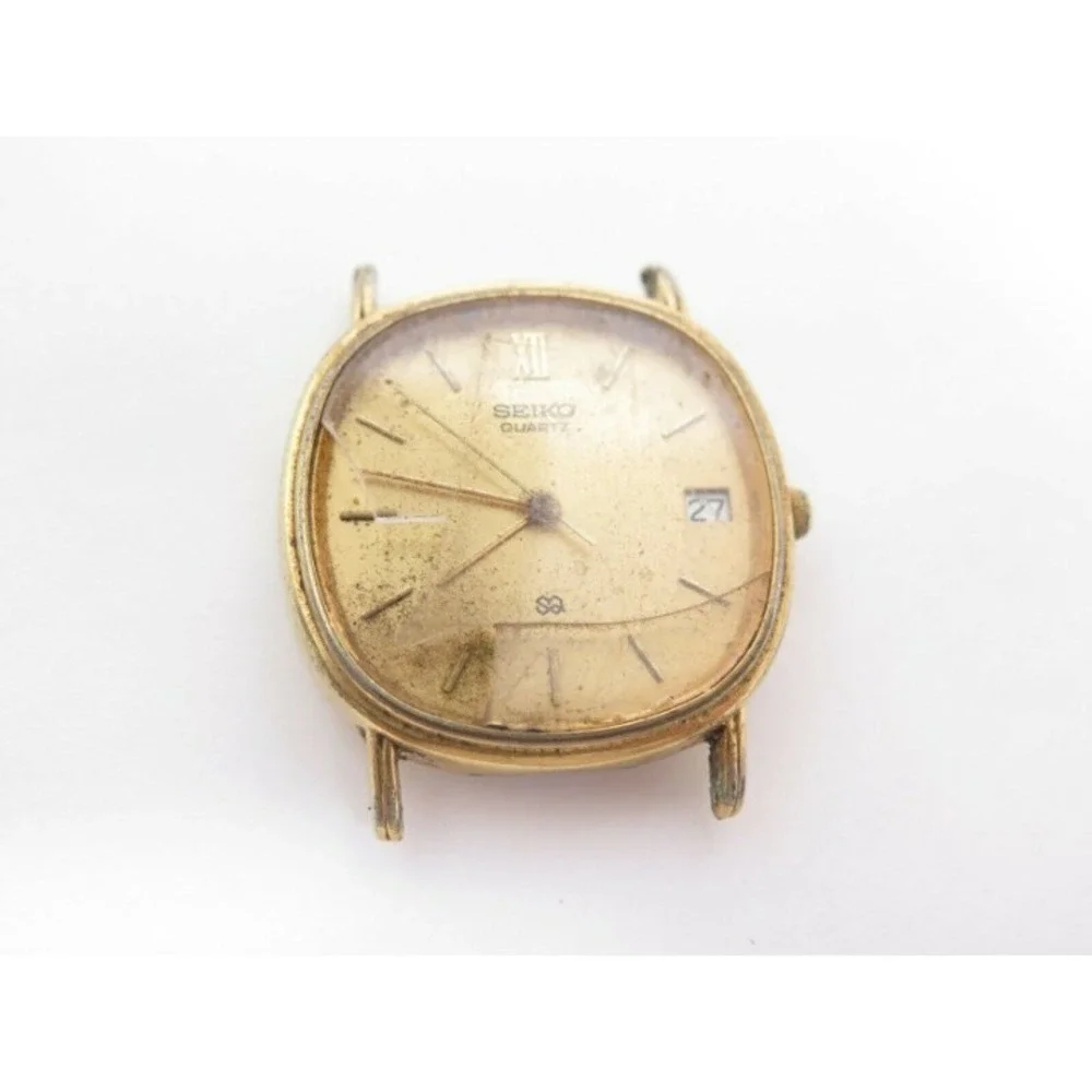 Vintage SEIKO QUARTZ Broken Men's Wristwatch 4 Parts Restoration Repair‎